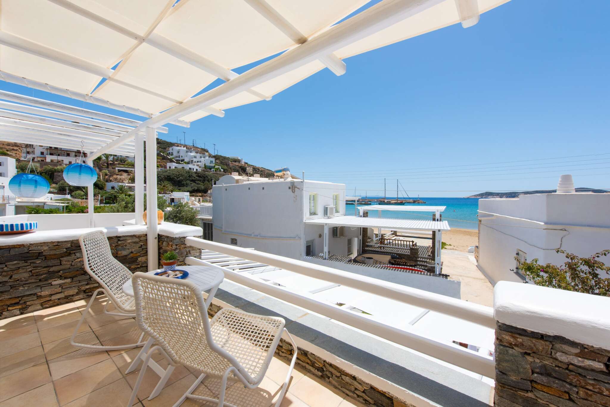 Miles-Away-Beachfront-House-Platys-Gialos-Sifnos (17)