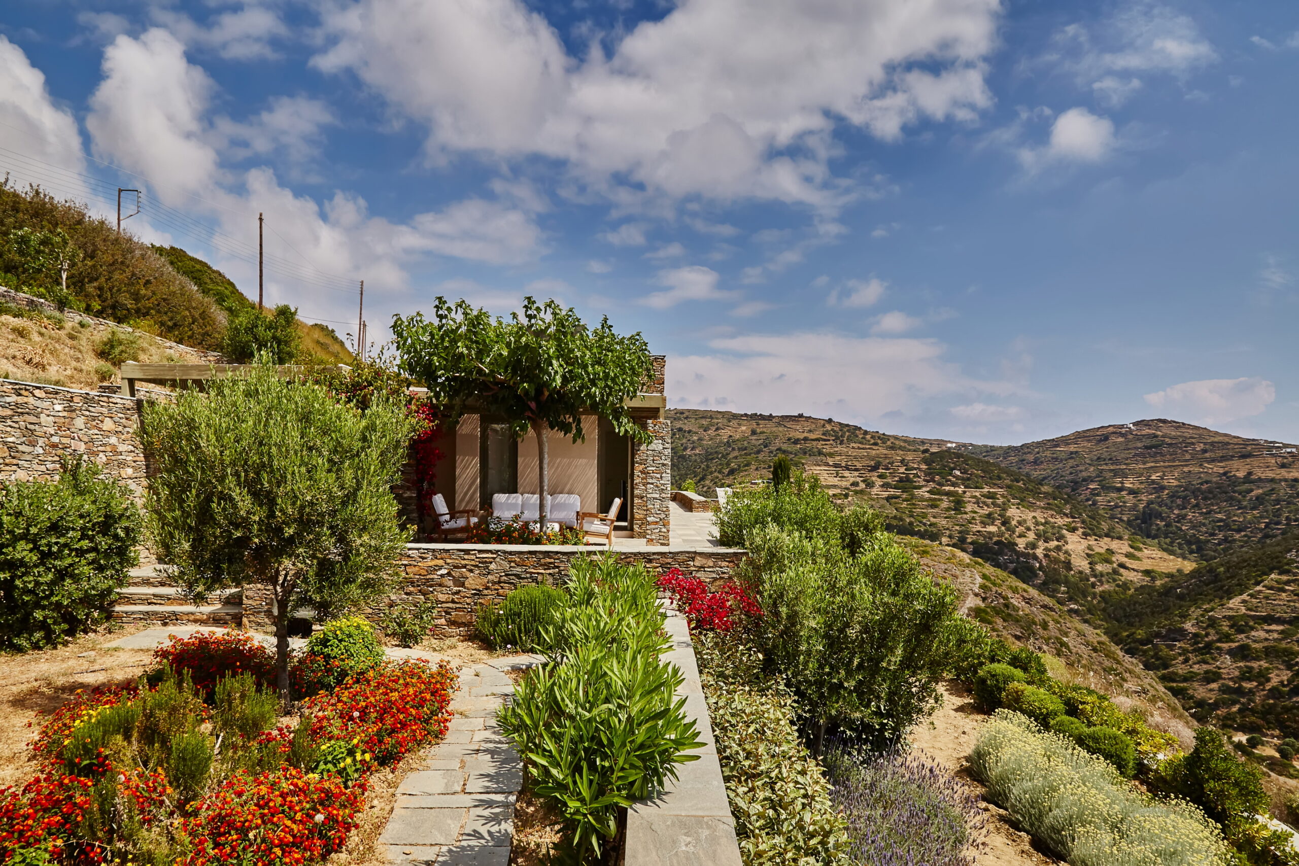 Miles-Away-Travel-Sifnos-Villa-Thea-Outdoor (3)