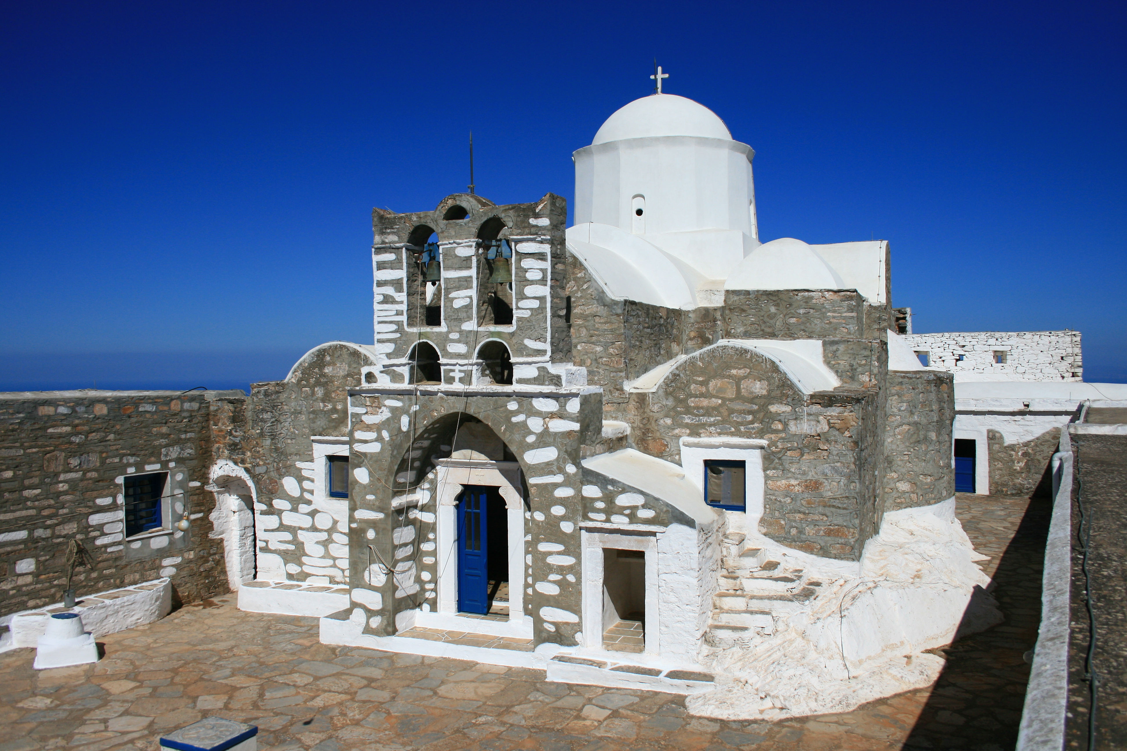 churches-sifnos-miles-away-travel-03