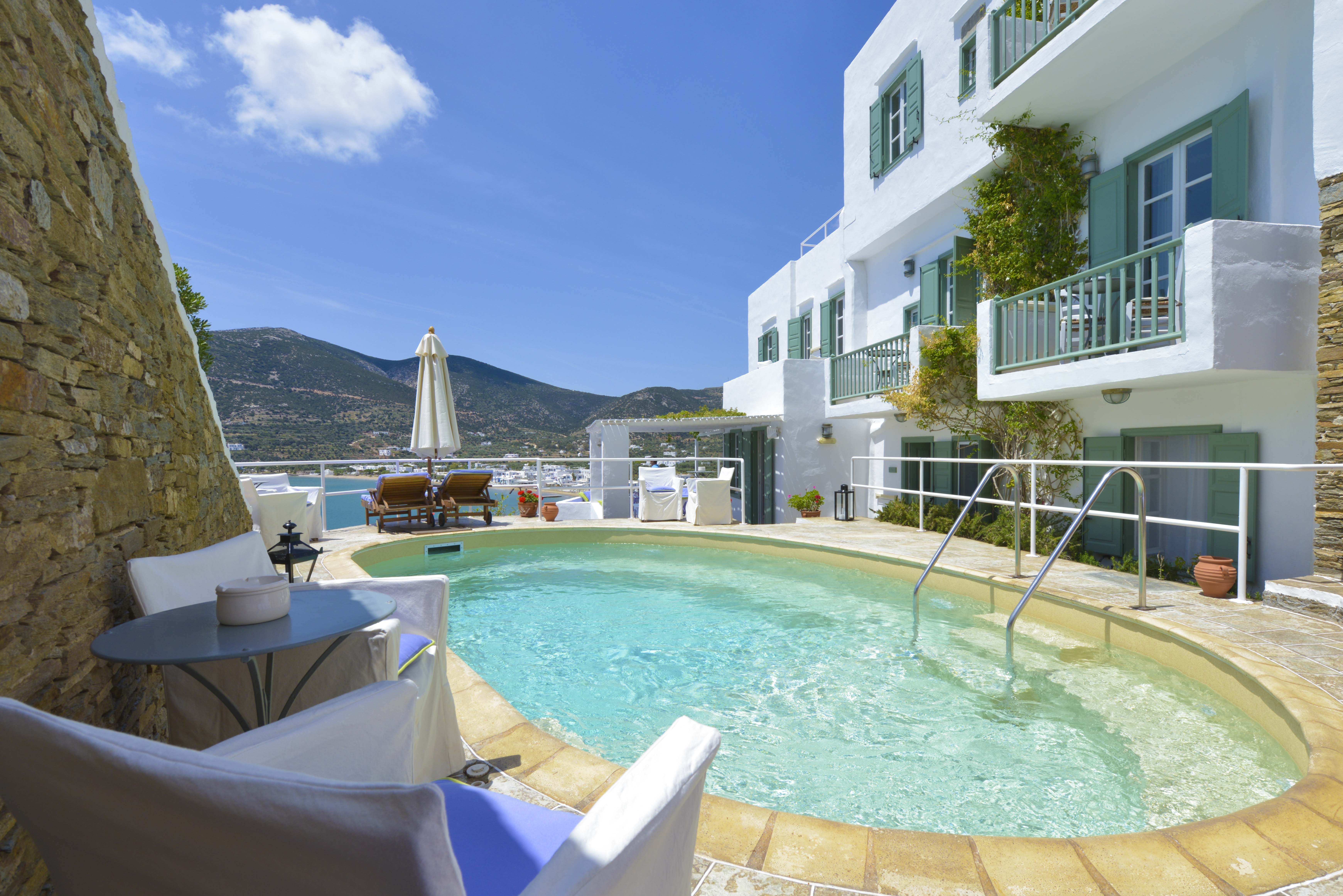 niriedes-hotel-sifnos-miles-away-travel-4